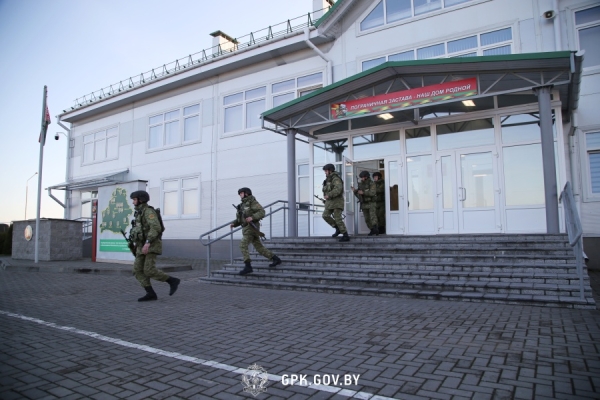 Журналисты иностранных СМИ побывали на границе с Украиной Журналисты иностранных СМИ побывали на границе с Украиной