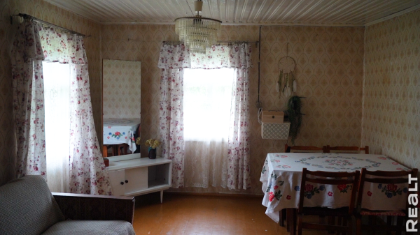 «Первое время спала в обнимку с кочергой». Белоруска сберегла столетний семейный дом — и не жалеет «Первое время спала в обнимку с кочергой». Белоруска сберегла столетний семейный дом — и не жалеет