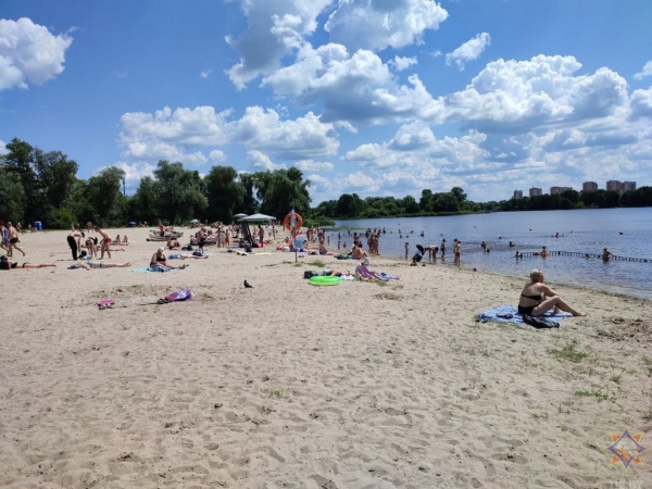 В Бресте на Центральном пляже спасли тонущего мужчину В Бресте на Центральном пляже спасли тонущего мужчину
