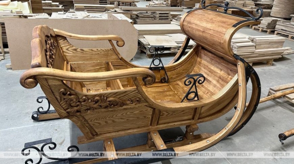 Как пинские мастера изготовили эксклюзивный подарок Президенту Как пинские мастера изготовили эксклюзивный подарок Президенту