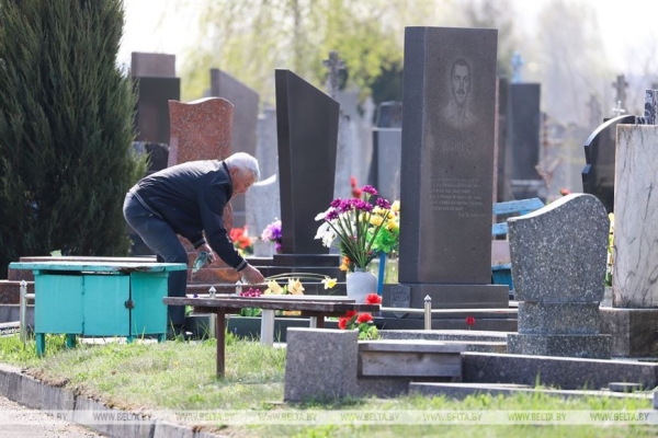 Что обязательно нужно сделать и чего делать нельзя на Радоницу Что обязательно нужно сделать и чего делать нельзя на Радоницу