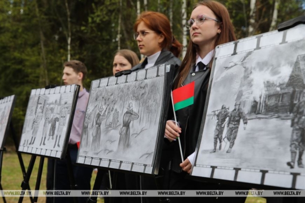 Трагедию деревни Лески 80-летней давности почтили в Каменецком районе Трагедию деревни Лески 80-летней давности почтили в Каменецком районе