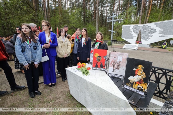 Трагедию деревни Лески 80-летней давности почтили в Каменецком районе Трагедию деревни Лески 80-летней давности почтили в Каменецком районе